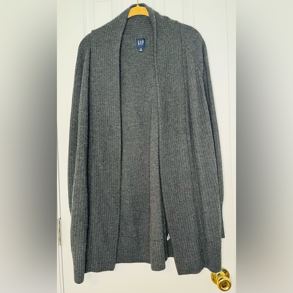 * LIKE NEW* GAP Women’s Charcoal Grey Oversized Ribbed Cardigan Sweater Size XS